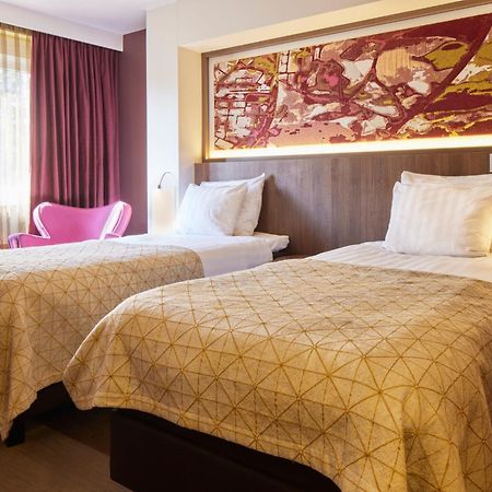 Auberge Du Bonheur ติลเบิร์ก ภายนอก รูปภาพ