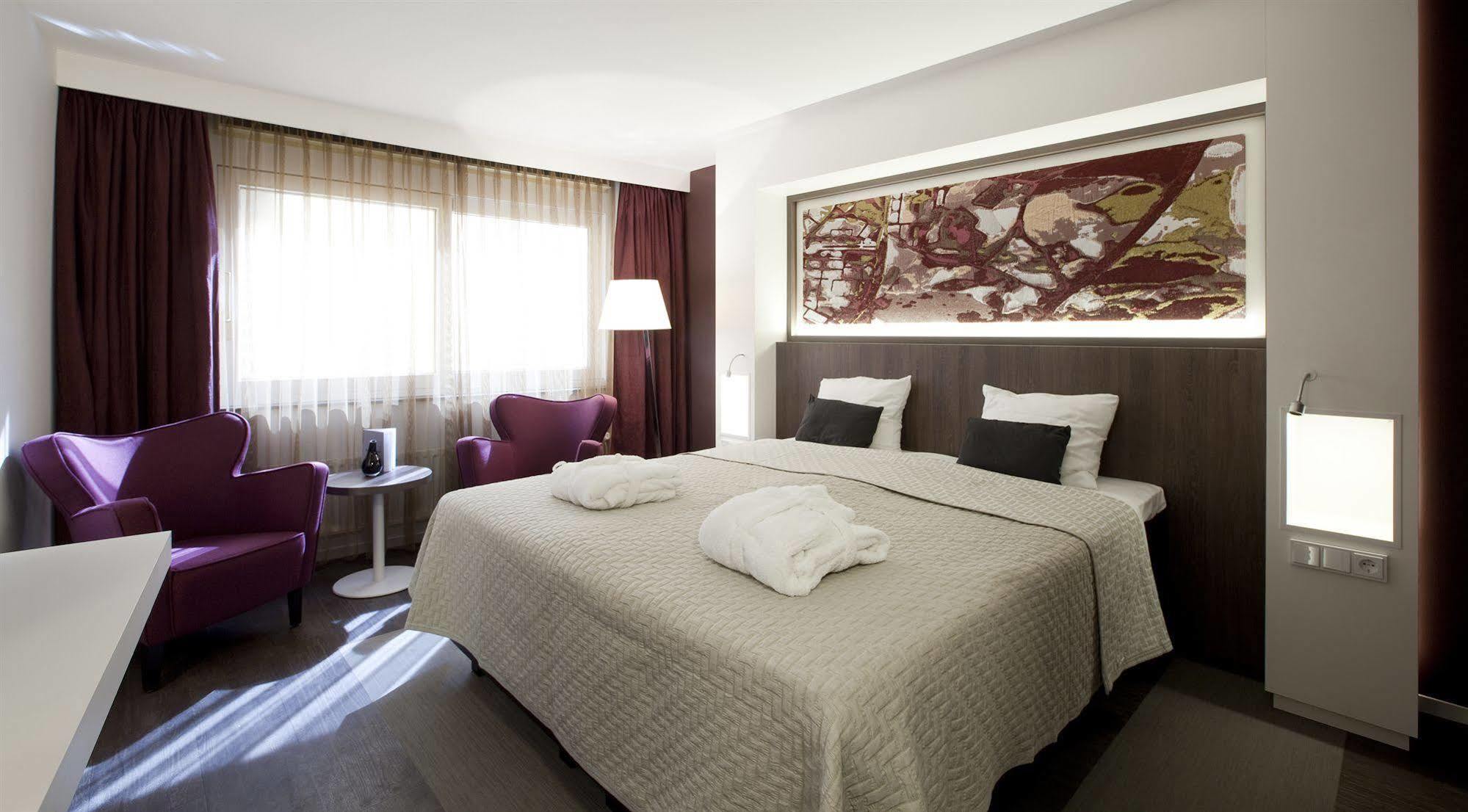 Auberge Du Bonheur ติลเบิร์ก ภายนอก รูปภาพ